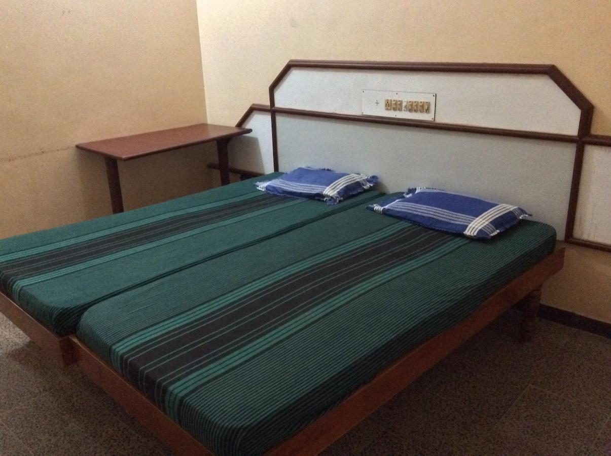 Sakthi Lodge Dharapuram Eksteriør billede